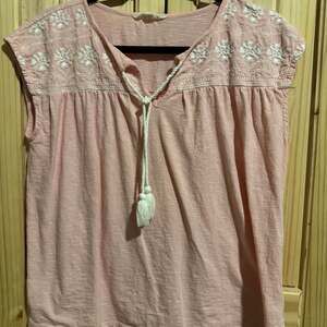 Lucky Brand Women's Pink Embroidered Boho Peasant Blouse